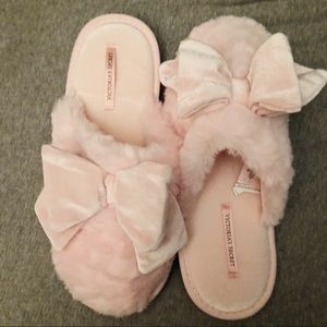 Velvet Bow Slipper